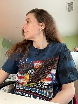 Raevyn online show from July 4, 1:34 am