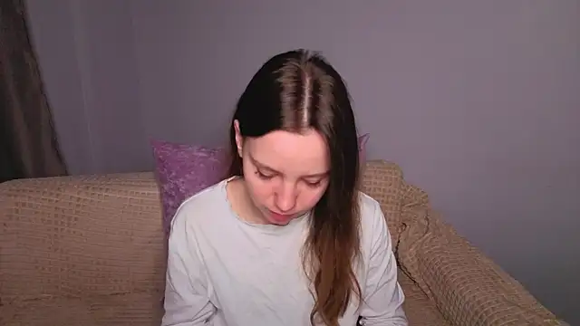 lolytaberry online show from June 8, 1:39 am