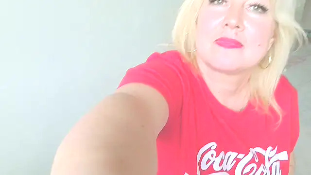 MollyyJoyy online show from May 15, 2:53 pm