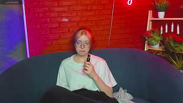 FoxxyyPolly online show from May 14, 7:58 am