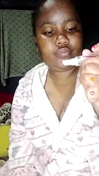 ChubbyMidgetxxx19 online show from July 15, 5:39 pm