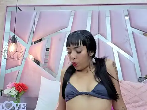 Emmily  Gold online show from May 12, 4:35 pm