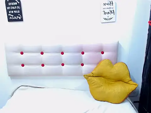 whitneynaugthyxxxx online show from June 20, 10:02 pm
