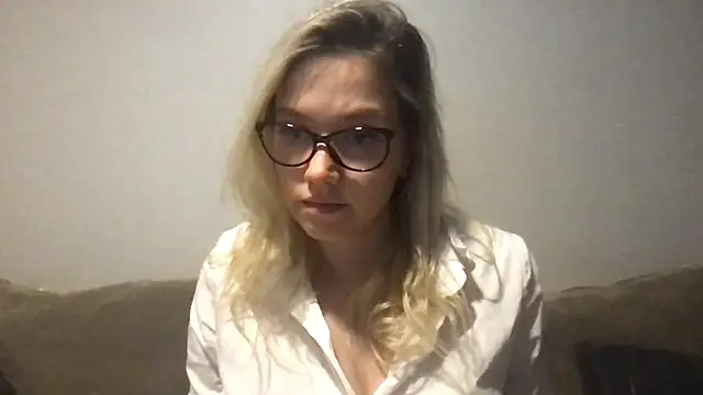 Precious Eva online show from May 14, 1:06 pm