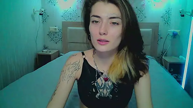 HarrisLola online show from May 30, 3:42 pm