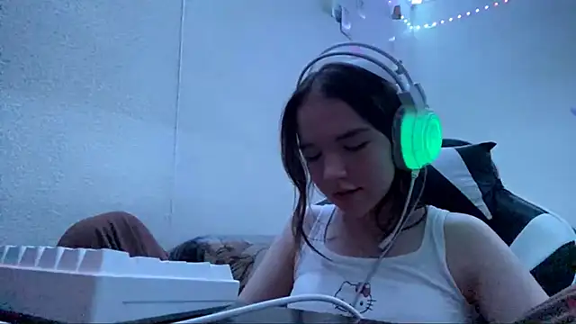 FewerCadre online show from May 20, 6:05 pm
