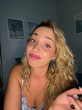 space couple online show from August 3, 5:51 pm