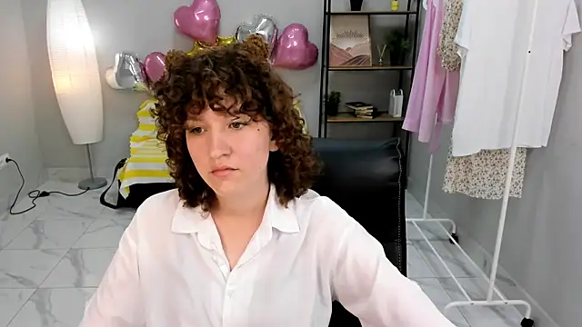 Miriam Boshe online show from May 15, 1:58 pm