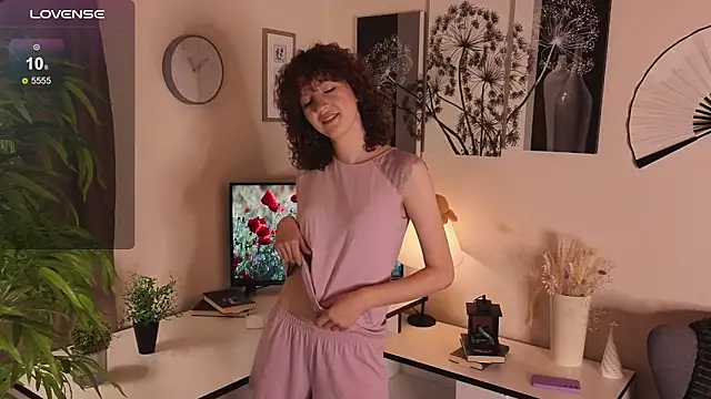 Miriam Boshe online show from June 7, 6:15 pm