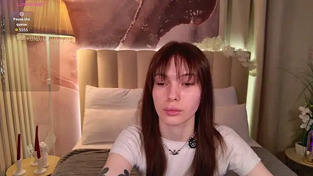 Mili Joy online show from May 18, 7:42 pm
