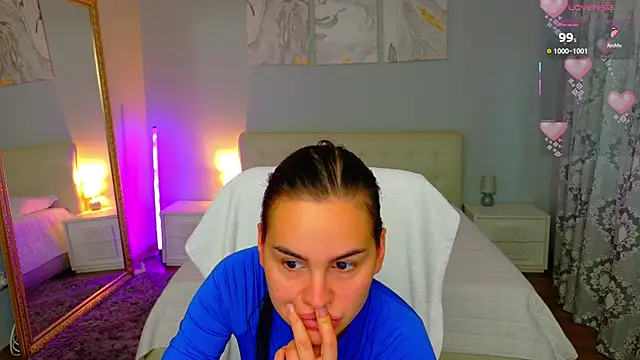 BabyyGirll  online show from June 8, 3:18 am