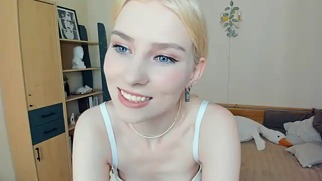 LaynePingitore online show from June 8, 8:48 am