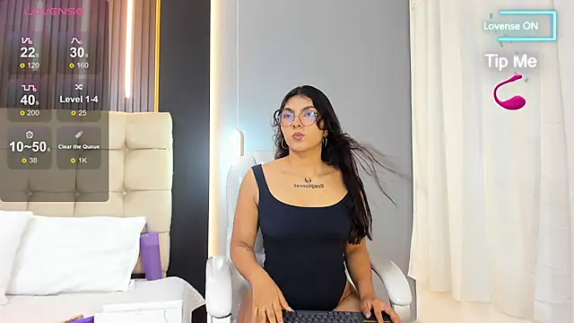 Amara lune online show from June 19, 2:42 pm