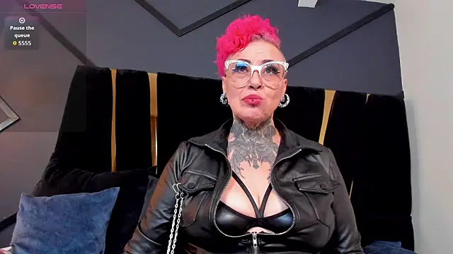 mistress sandy online show from June 8, 9:25 pm