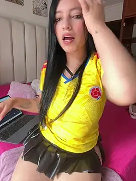 Miel rousse online show from June 28, 3:40 pm
