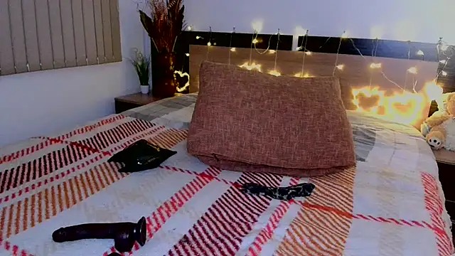 LoveElenika online show from July 4, 6:37 pm