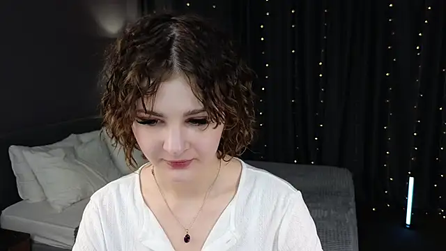 Kira  Fluffy online show from June 7, 12:17 am