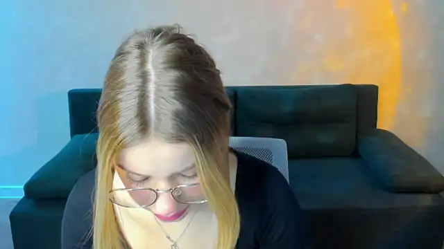 Shakira Lux online show from May 21, 1:14 am