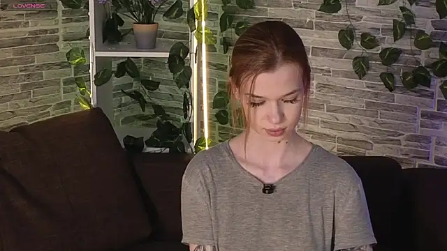 OliviaFoxsis online show from May 16, 6:38 am