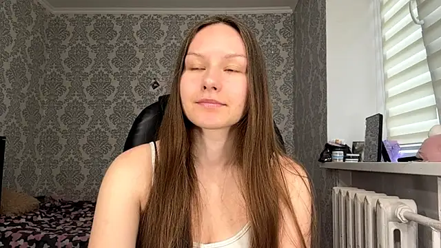 ShaylaChong online show from June 16, 6:14 am