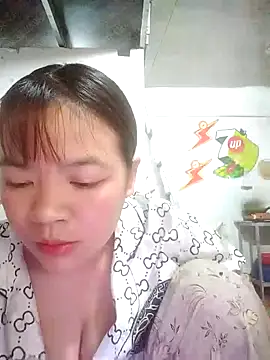 Loleml01 online show from May 18, 5:57 am