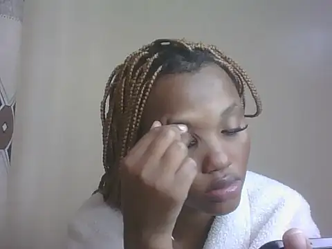 PrettyT5 online show from July 15, 12:43 pm