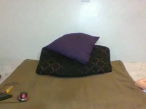 cessylolla8 online show from July 6, 4:42 pm