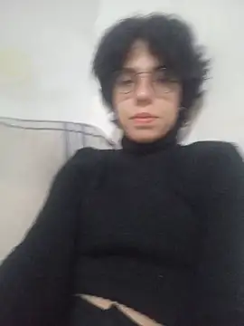 RobinTheBirdy online show from May 21, 1:36 am