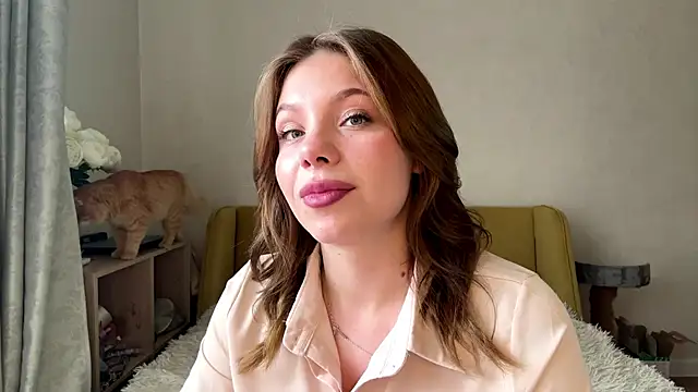 Lia be mine online show from May 20, 8:00 am