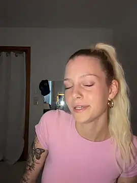 AnnaCherie online show from June 6, 6:25 pm