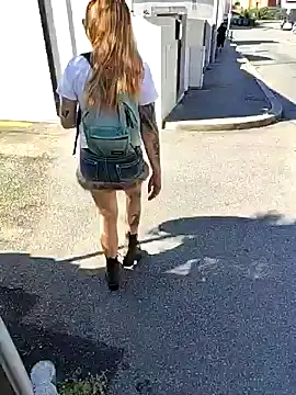   Amber   online show from August 6, 3:52 pm
