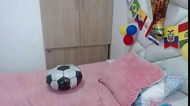Valeria Santos  online show from June 18, 1:49 pm