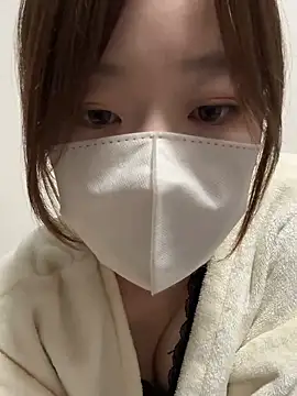 mei room online show from May 28, 3:43 pm