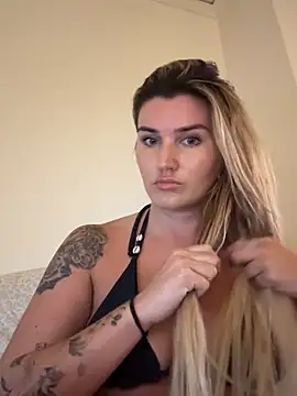 thebeachyblonde online show from July 17, 2:16 am