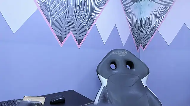 AuroraGreyy online show from June 25, 11:45 am