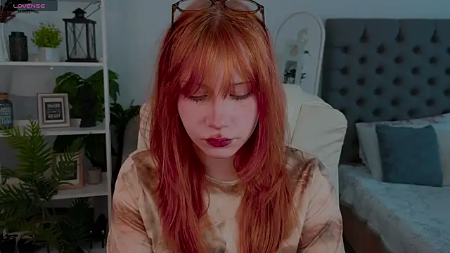 Fleur Fox online show from May 31, 9:37 am