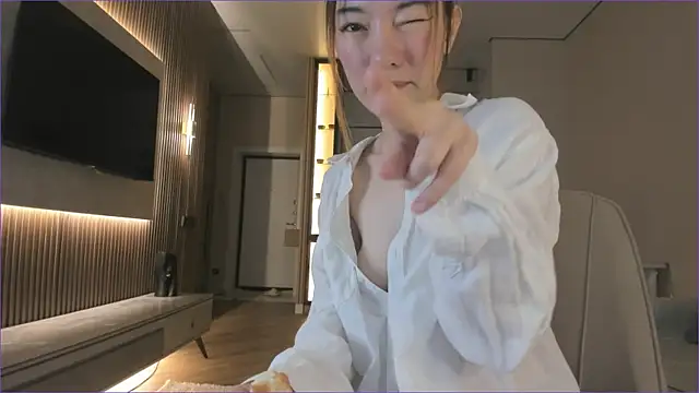 angel cakee online show from July 6, 1:49 pm