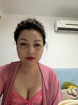 Luckylilyss online show from July 1, 2:44 am
