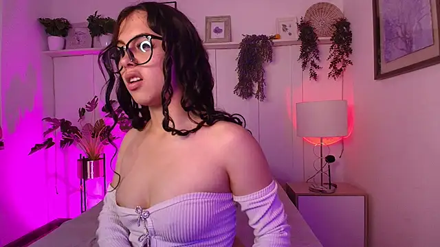 Kimdyy  online show from July 4, 7:43 pm