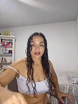 bella-diaz online show from June 12, 5:37 am