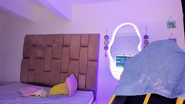 Estrella rousel online show from July 11, 5:07 am