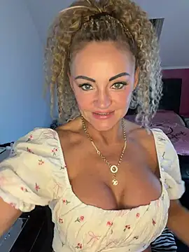 GymMoniMilf online show from June 28, 12:34 pm