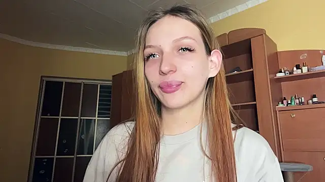 xXMelanieseXx online show from June 15, 5:24 pm