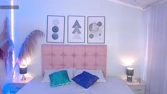 LilMoon  online show from July 1, 1:21 pm