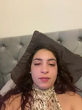 naomiiii55 online show from June 15, 12:00 am