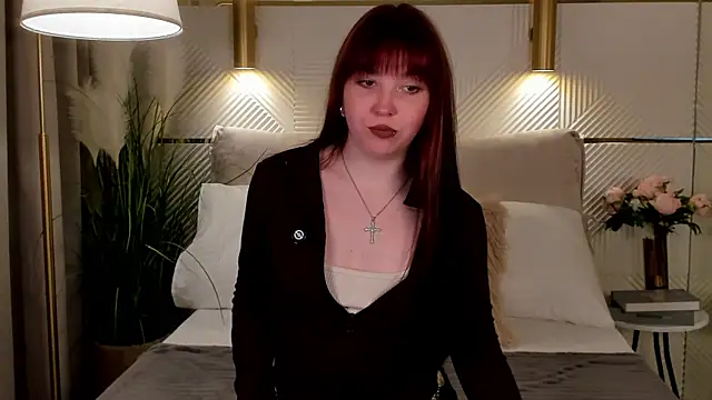 Hyuna Flowers online show from June 26, 11:00 am