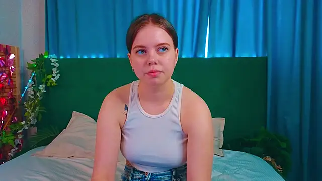 RebeccaCruz online show from June 13, 9:07 am