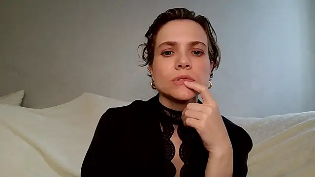 NatalieMoses online show from July 2, 9:15 am