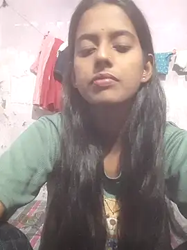 Saloni-Tyagi online show from July 14, 11:15 am