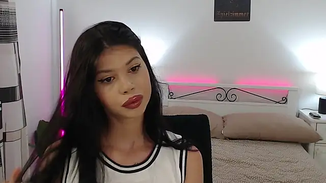Student Zebra20 online show from June 11, 2:33 am